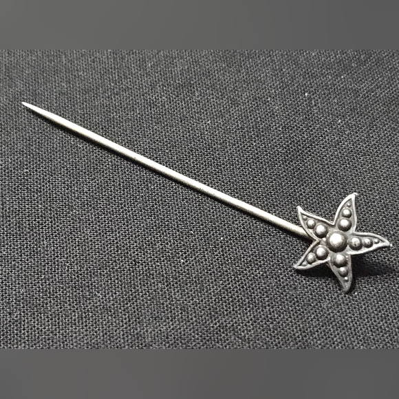 No brand Jewelry - Vintage Elegant Sterling Silver And Plated Starfish Hatpin/ Brooch